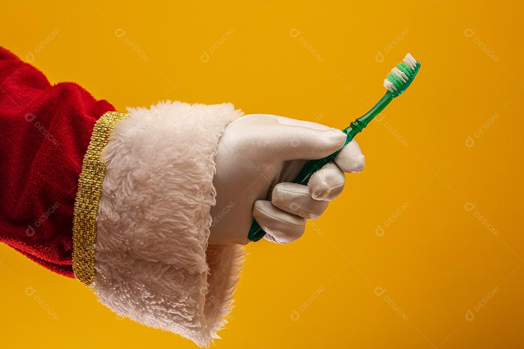 Advise of Santa Claus-escove bem os dentes todos os dias! Em fundo amarelo.