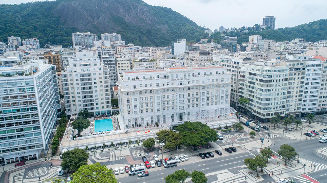 Vista aérea do Copacabana Palace Hotel no Rio de Janeiro, Brasil