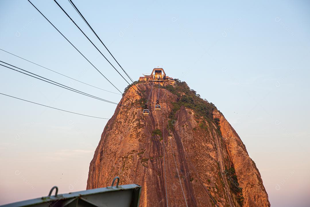 Teleférico no Pão de Açúcar, vista da paisagem urbana do Rio e do Pão de Açúcar