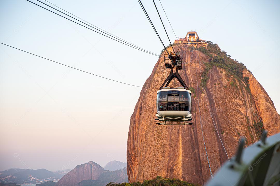 Teleférico no Pão de Açúcar, vista da paisagem urbana do Rio e do Pão de Açúcar