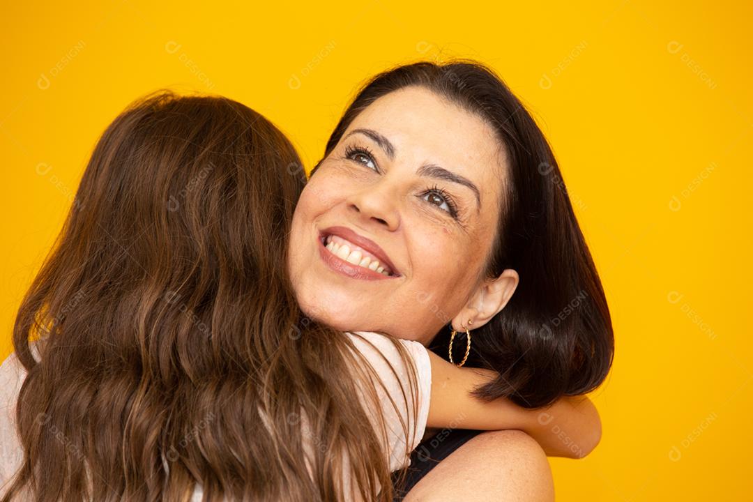 Conceito de dia das mães! Mãe e filha