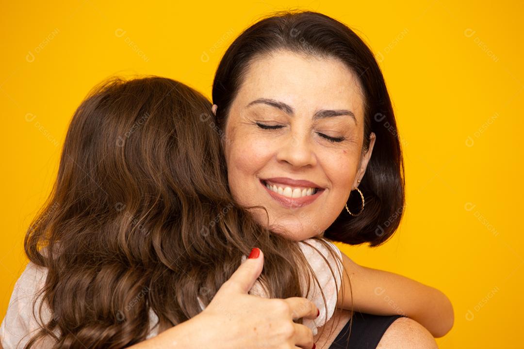 Conceito de dia das mães! Mãe e filha