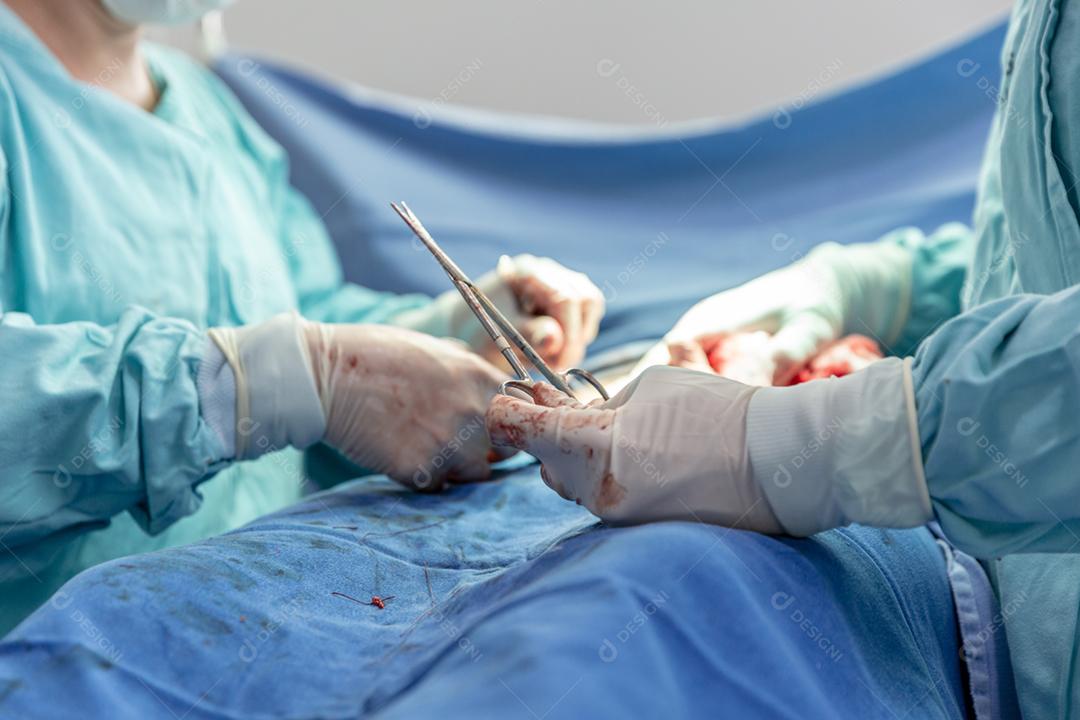 Cirugia em clinica hospital medicos