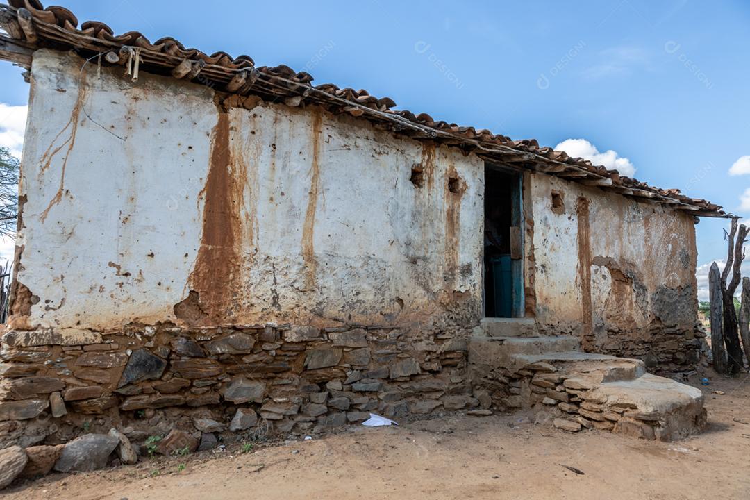 Casa velha abandonada pedras pedreiras