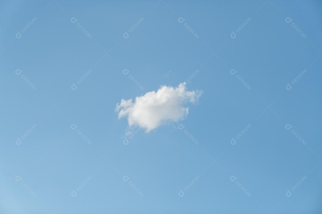 Nuvem branca céu azul