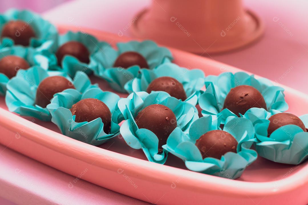 Brigadeiros típicos brasileiros comida doce