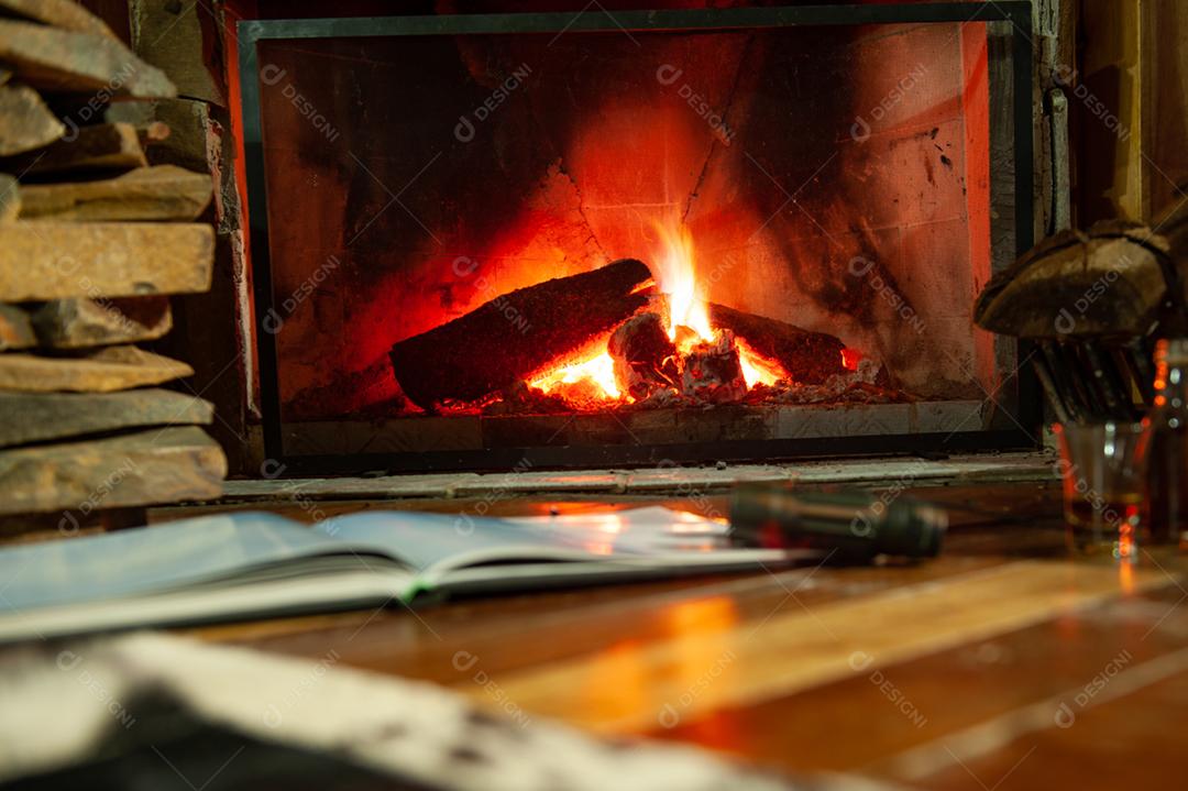Casa aconchegante com laleira fogos brasa
