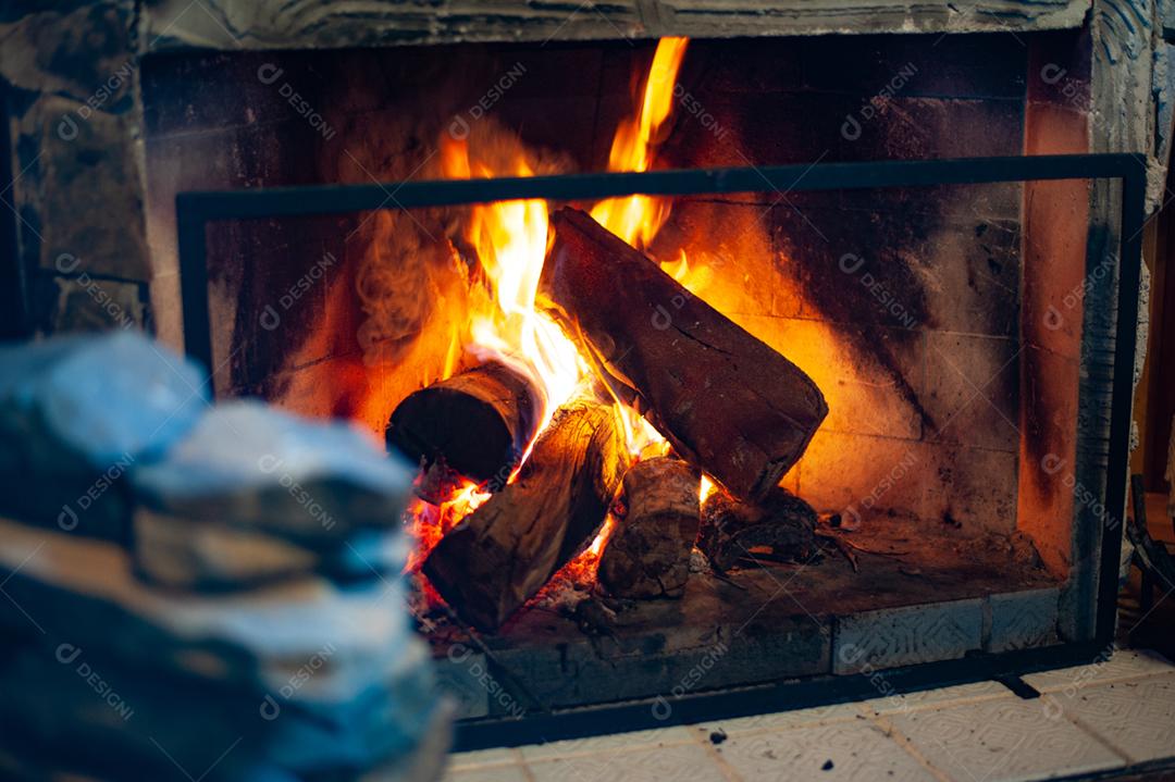 Casa aconchegante com laleira fogos brasa