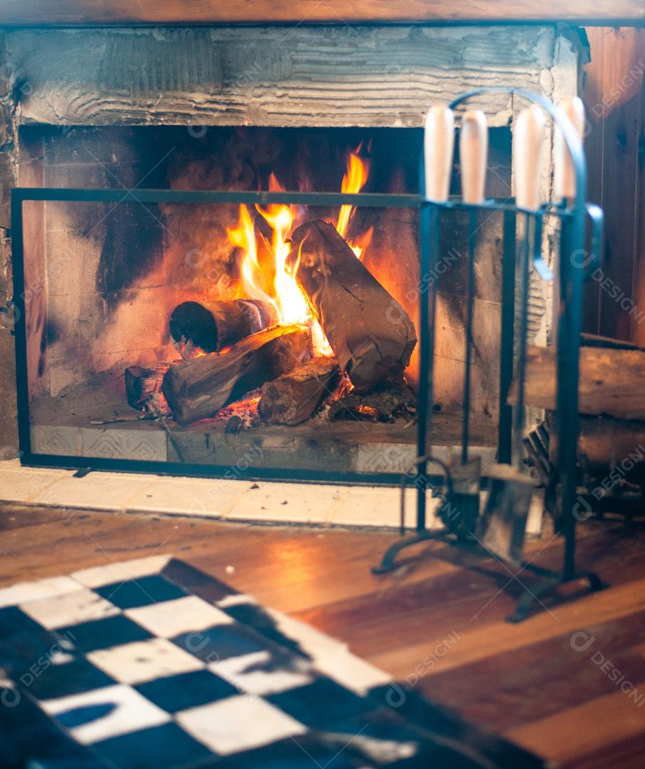Casa aconchegante com laleira fogos brasa