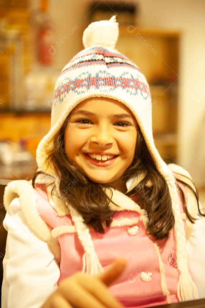 Lindo retrato de uma criança garota