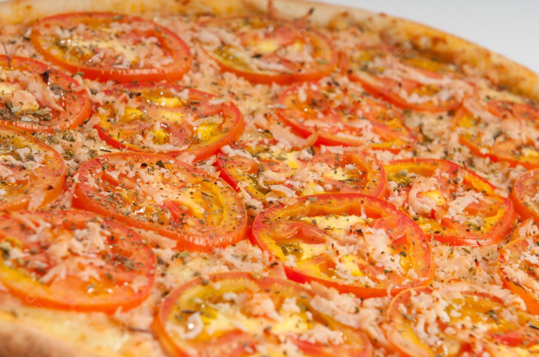 Comida Pizza Margherita sobre fundo branco