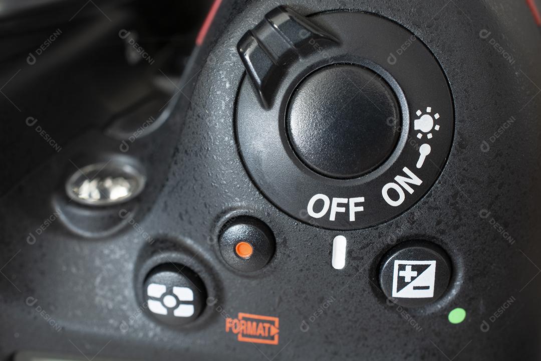 Interruptores e botões da câmera DSLR desligados