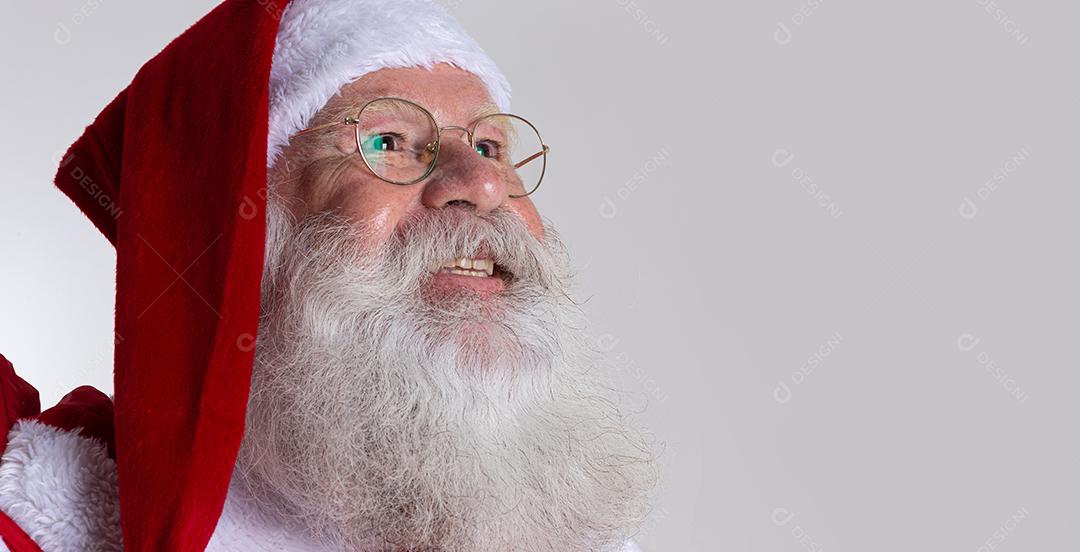 Papai Noel no fundo cinza