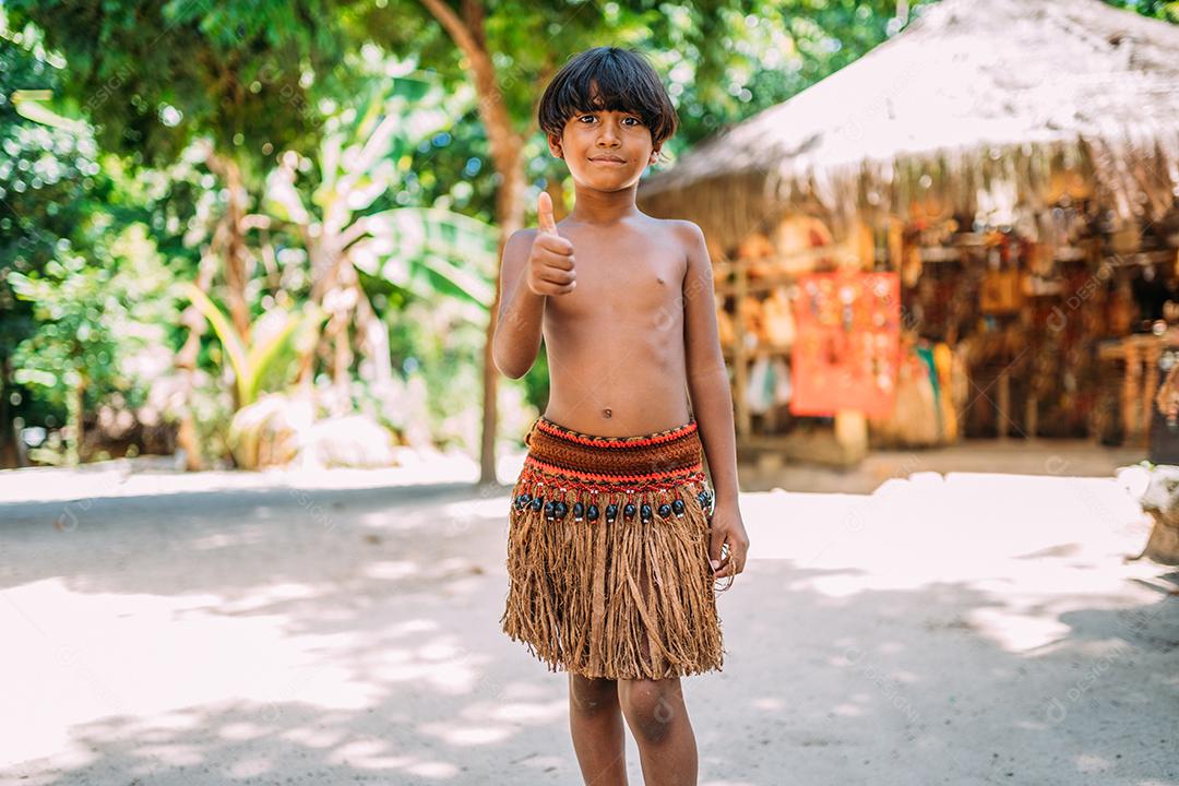 jovem índio da tribo Pataxo do sul da Bahia. Índio