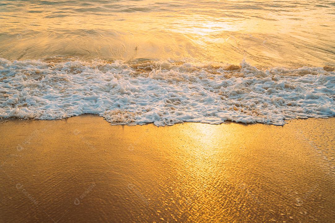 Calmante verão natural fundo azul marinho. Mar e céu