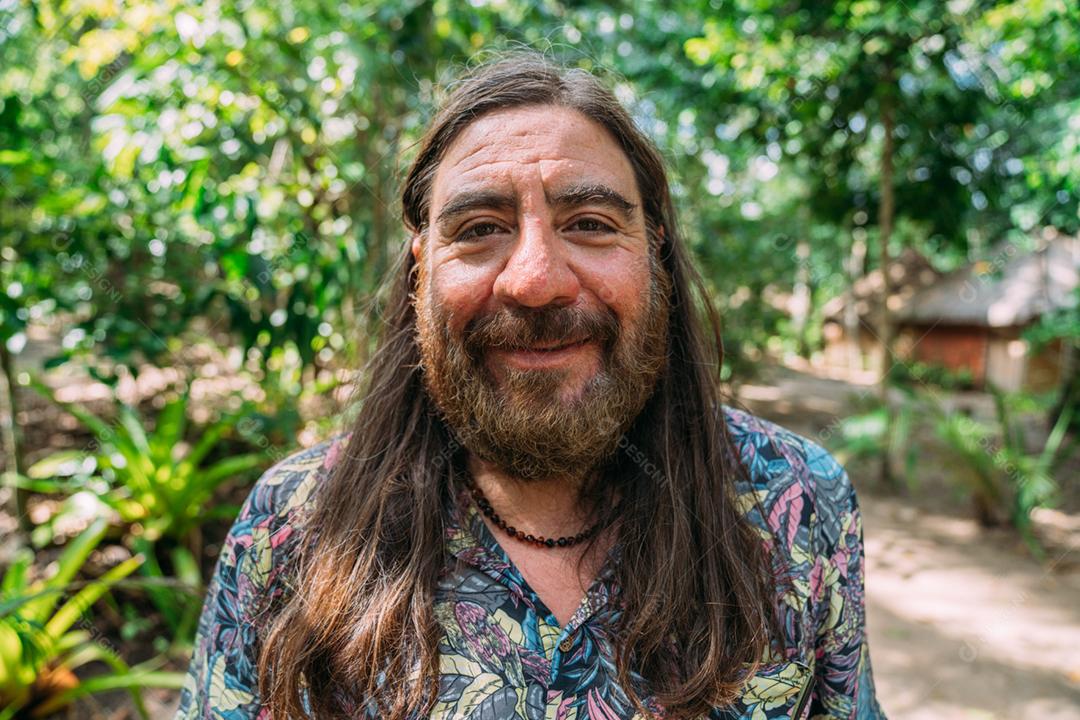 Turista peruana de férias para o Brasil. turista idoso viajando. foco no rosto