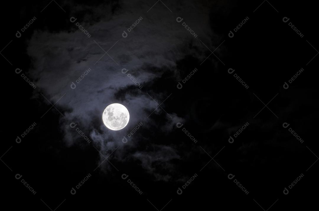 Lua céu nuvens noite astronomia