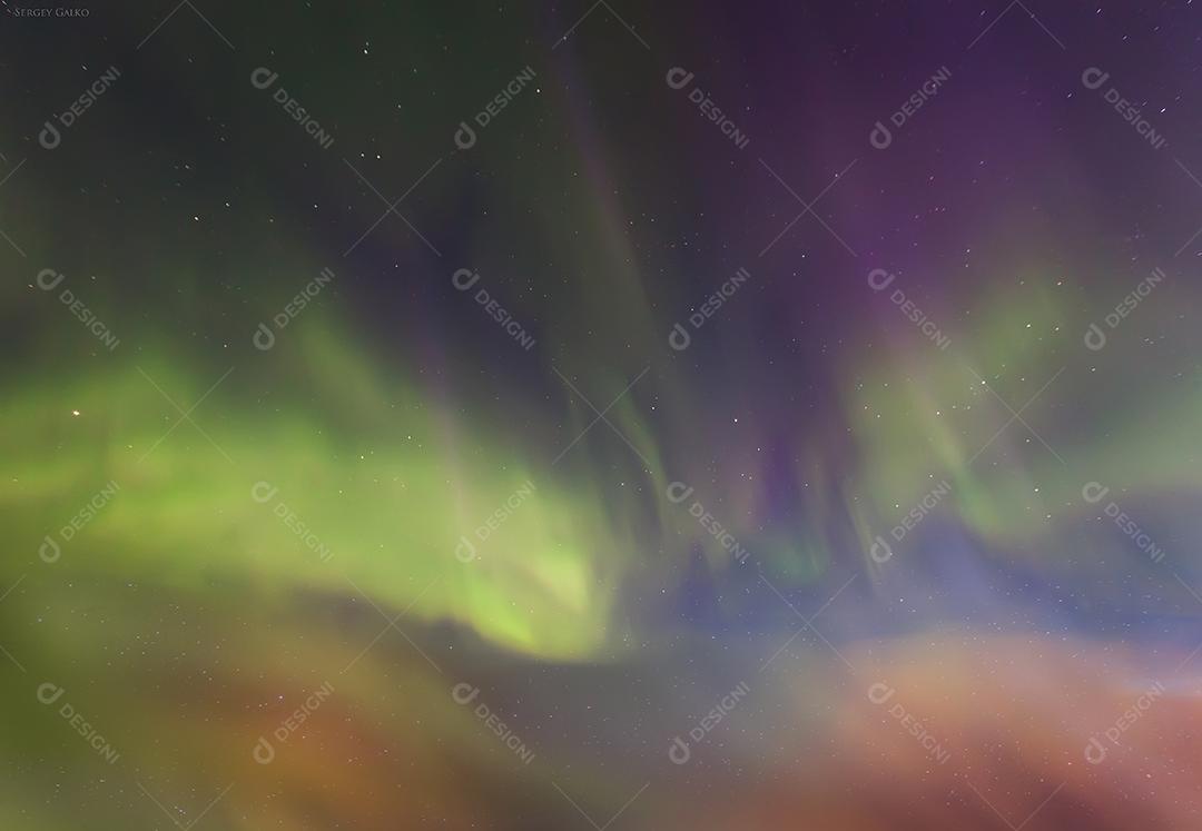 Céu nublado pela noite paisagem natural triste e poética