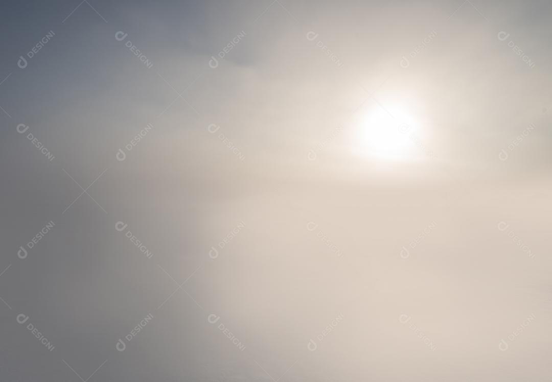 imagens do sol no céu bem radiante