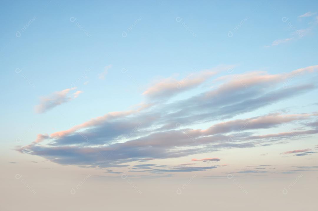 imagens do céu com nuvens em vista o horizonte