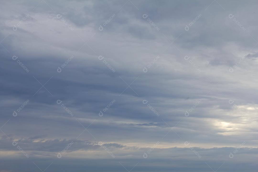 imagens do céu com nuvens em vista o horizonte