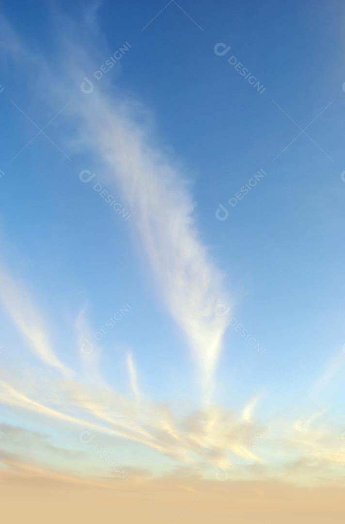 imagens do céu com nuvens em vista o horizonte