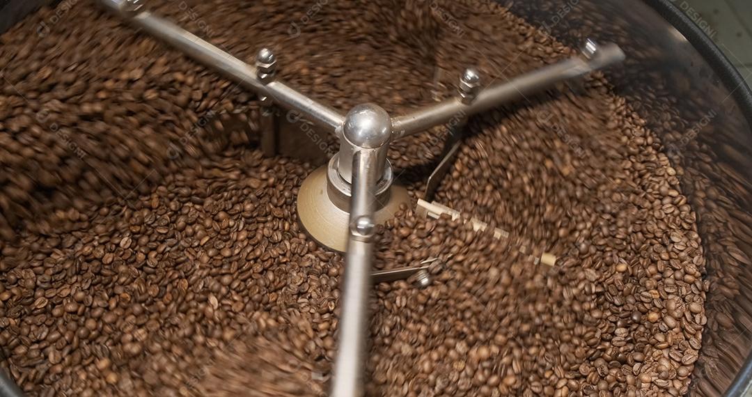 Grãos De Café Frescos. Grãos de café 100% arábica recém torrados