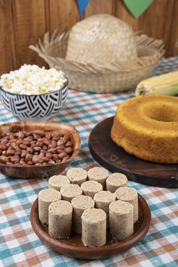 Comida típica do festival junino brasileiro. festa junina