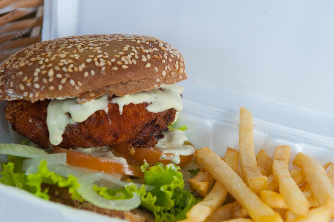 Comida hamburguer hamburguerias sobre vasilha de plastico