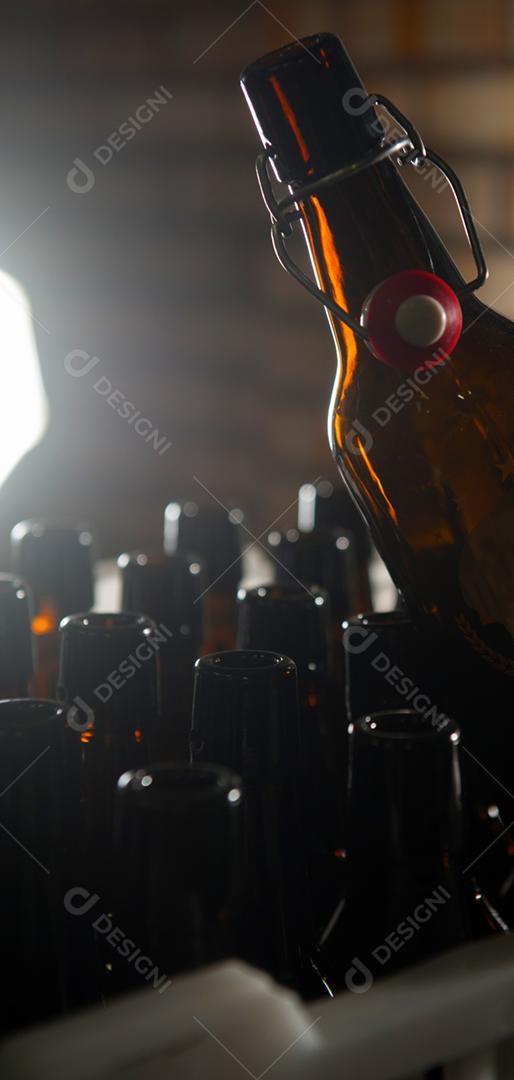 Garrafa de bebida alcoólica cachaça vidro