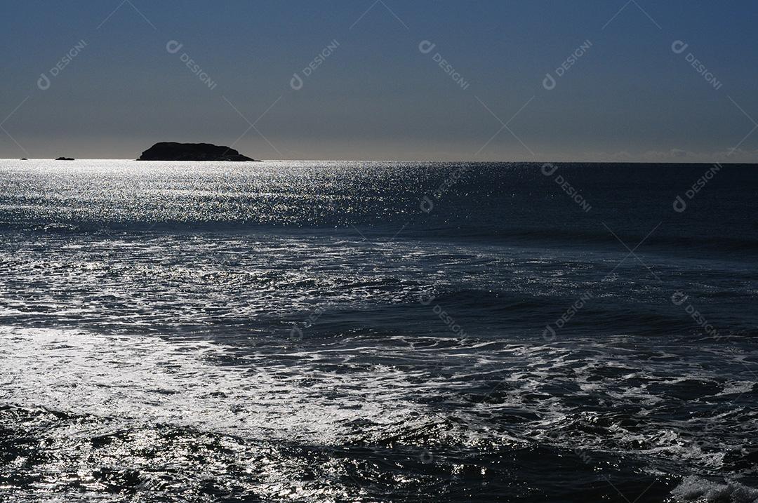 Paisagem praia pedreiras pedras areia mar