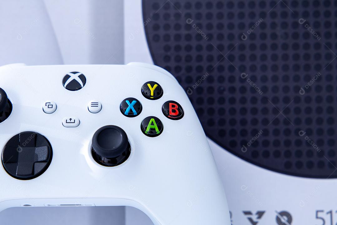 São Paulo, Brasil - 03, 2022: Novo console de videogame Xbox Series S