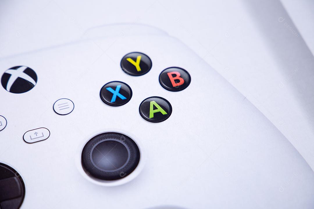 São Paulo, Brasil - 03, 2022: Novo controle xbox series