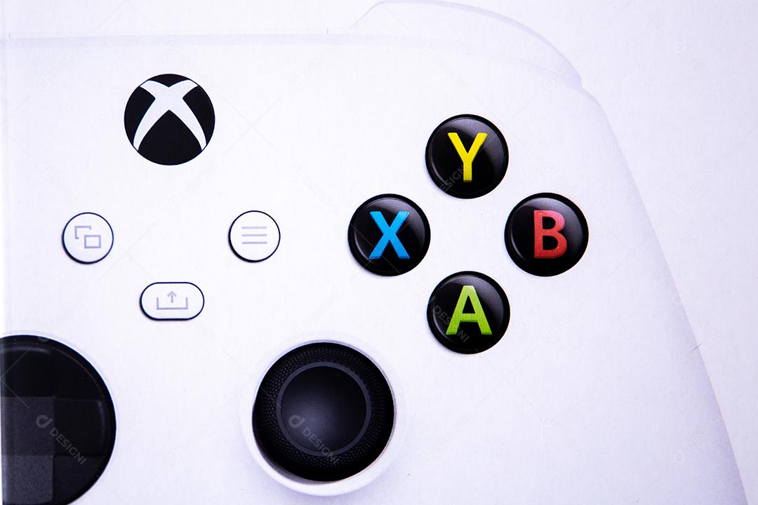 São Paulo, Brasil - 03, 2022: Novo console de videogame Xbox Series S.