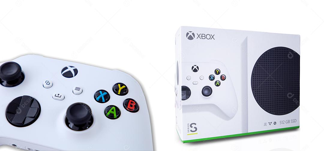 São Paulo, Brasil - 03, 2022: Controlador branco do novo console xbox Series S. No fundo branco.