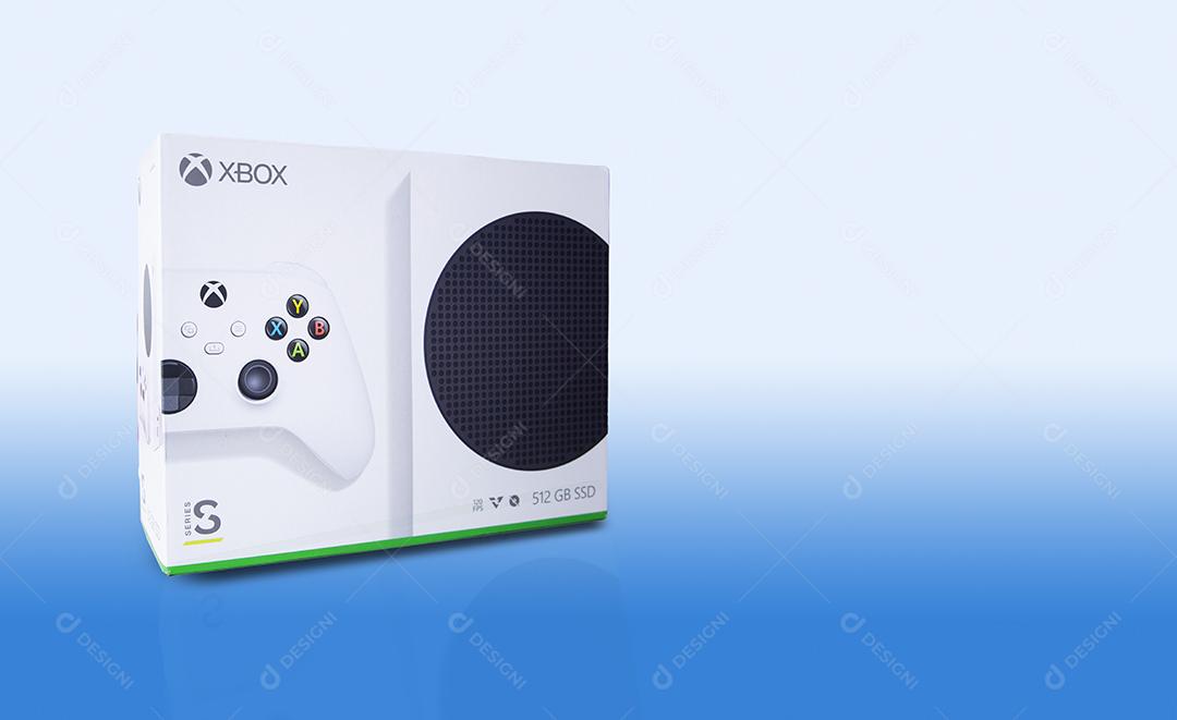 São Paulo, Brasil - 03, 2022: Novo console de videogame Xbox Series S.