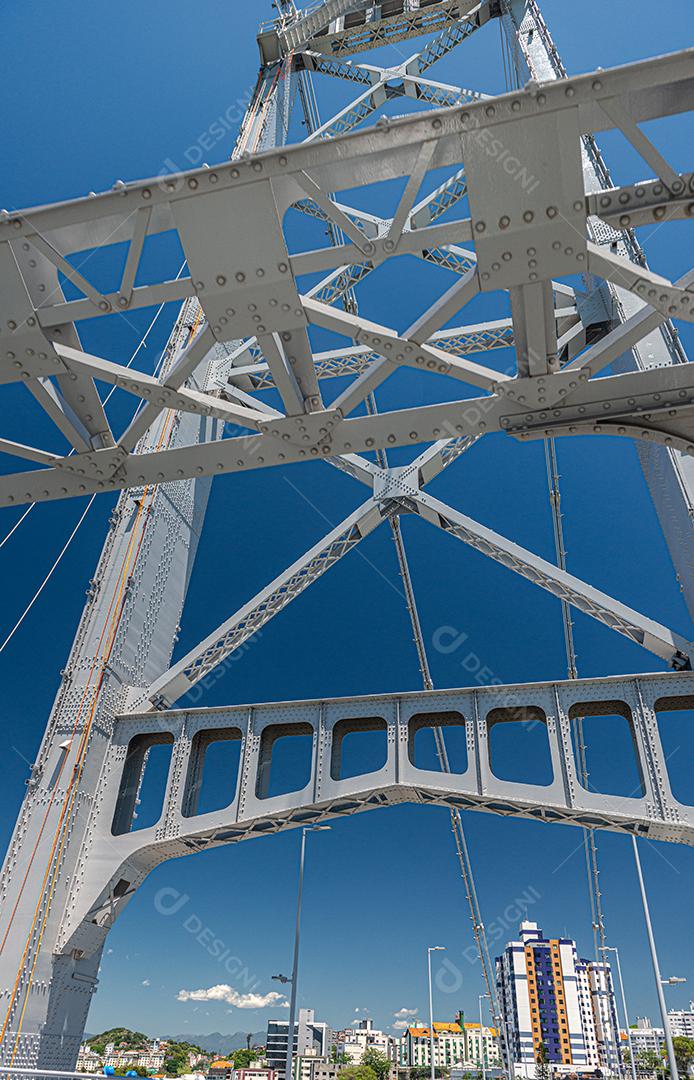 Ponte iluminada travesias ruas passarela