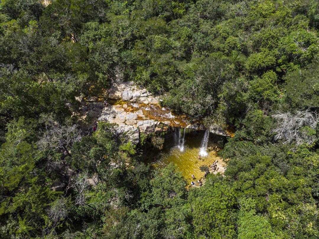 Paisagem Cachoeira lago floresta