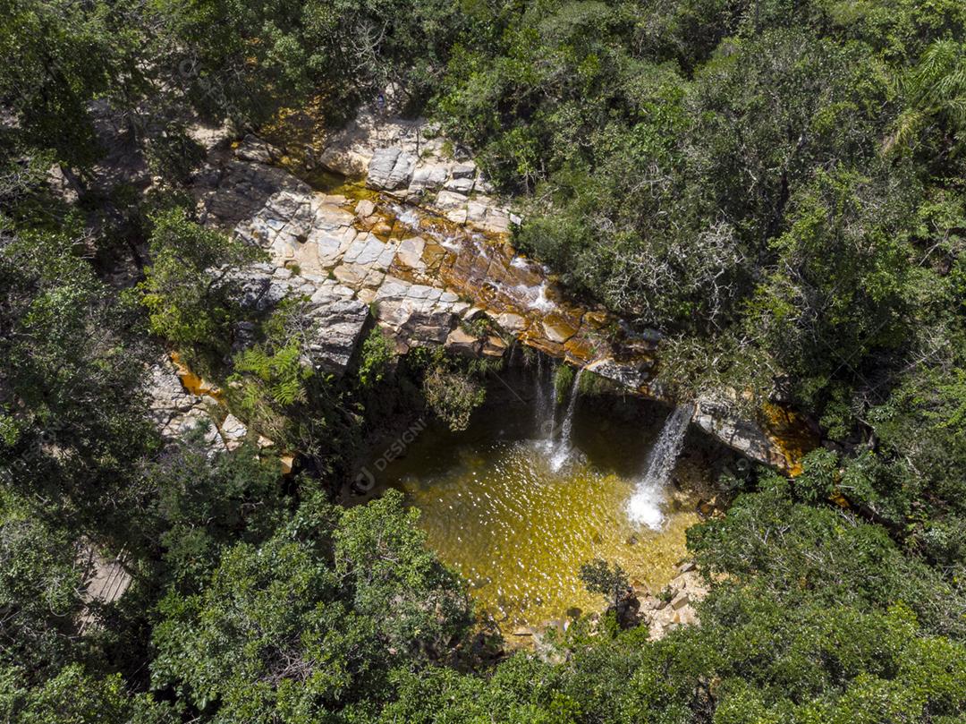 Paisagem Cachoeira lago floresta