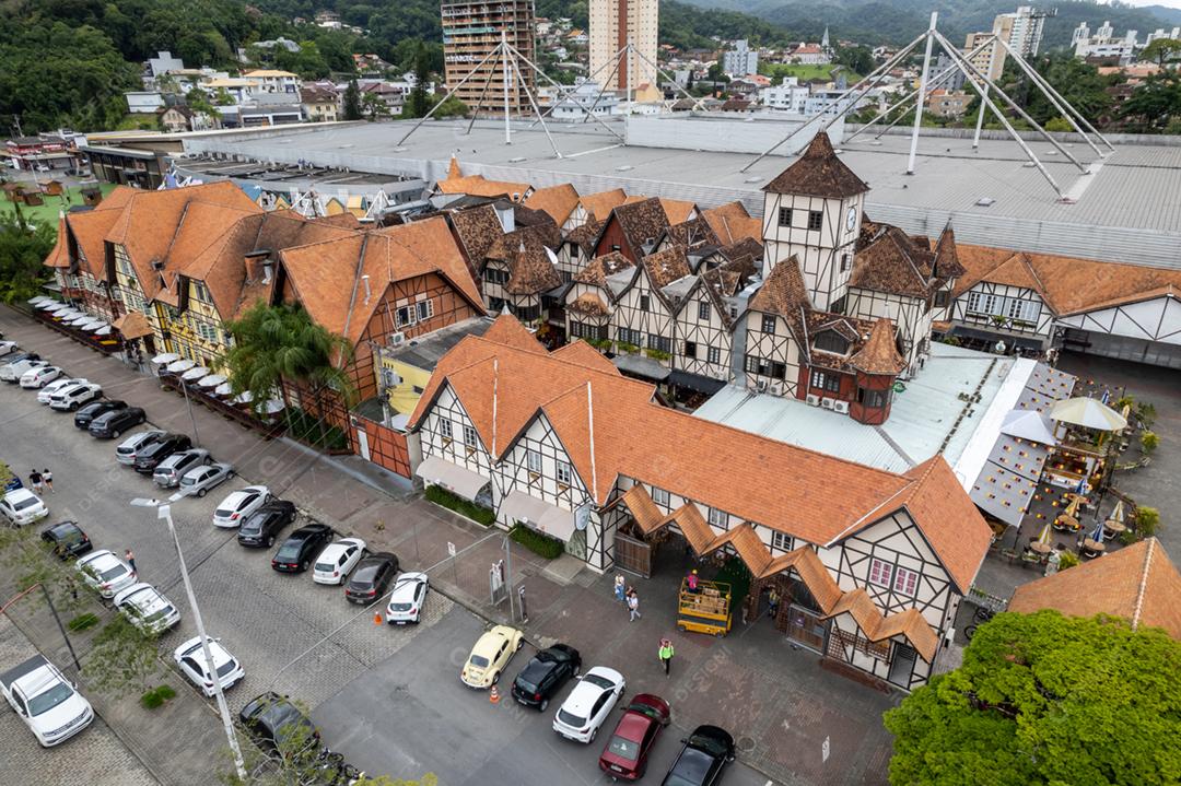 Vista aérea de drones da cidade de Blumenau