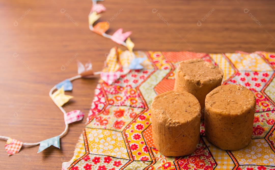 Paçoca, doce de amendoim típico brasileiro e comida do festival de junho