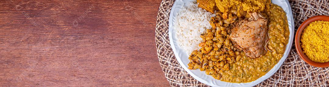 Carurú - Prato tradicional afro-brasileiro feito com quiabo e camarão seco