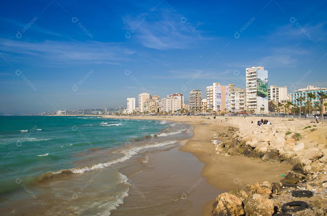 Vista do mar da cidade histórica de Sidon, no Líbano, cidade que os cruzados usaram como fortaleza.