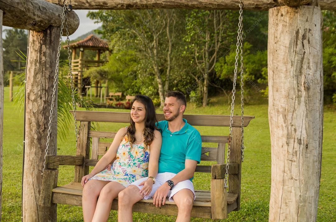 Pré casamento de casal e paisagem incrível na praia de Torres.