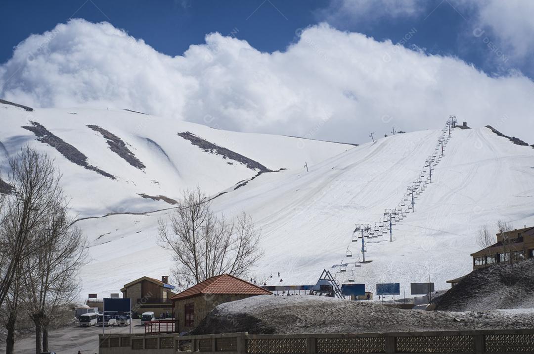 Parque de esqui, snowboard, montanha Líbano em Faraya.