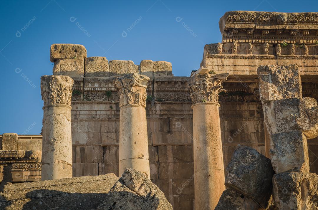 Ruínas de Baalbek. Antiga cidade da Fenícia localizada no vale do Beca, no Líbano. Acrópole com vestígios romanos.
