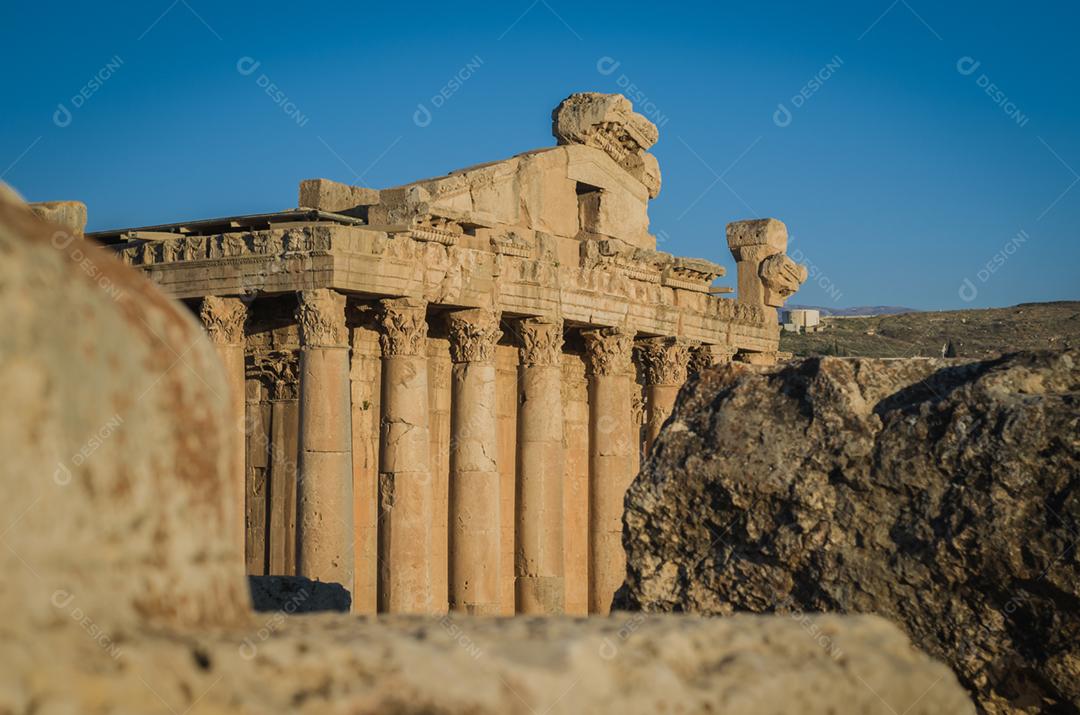 Ruínas de Baalbek. Antiga cidade da Fenícia localizada no vale do Beca, no Líbano. Acrópole com vestígios romanos.