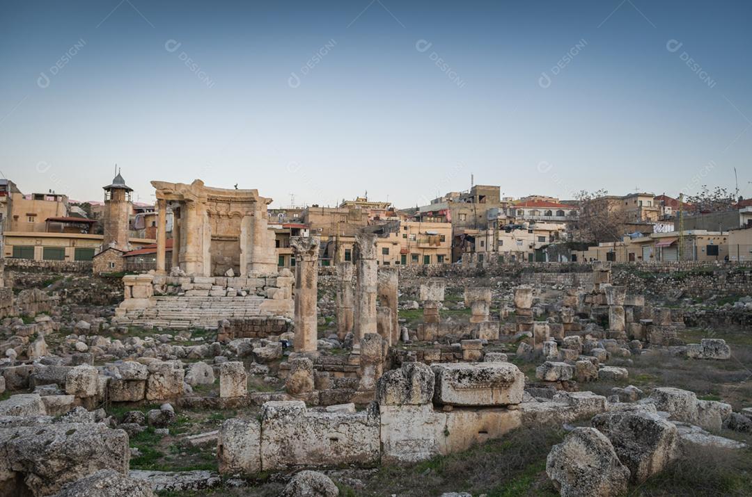 Ruínas de Baalbek. Antiga cidade da Fenícia localizada no vale do Beca, no Líbano. Acrópole com vestígios romanos.