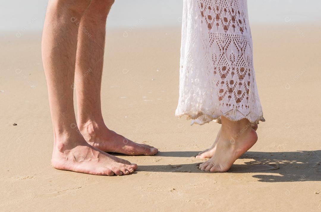 Pré casamento de casal e paisagem incrível na praia de Torres.