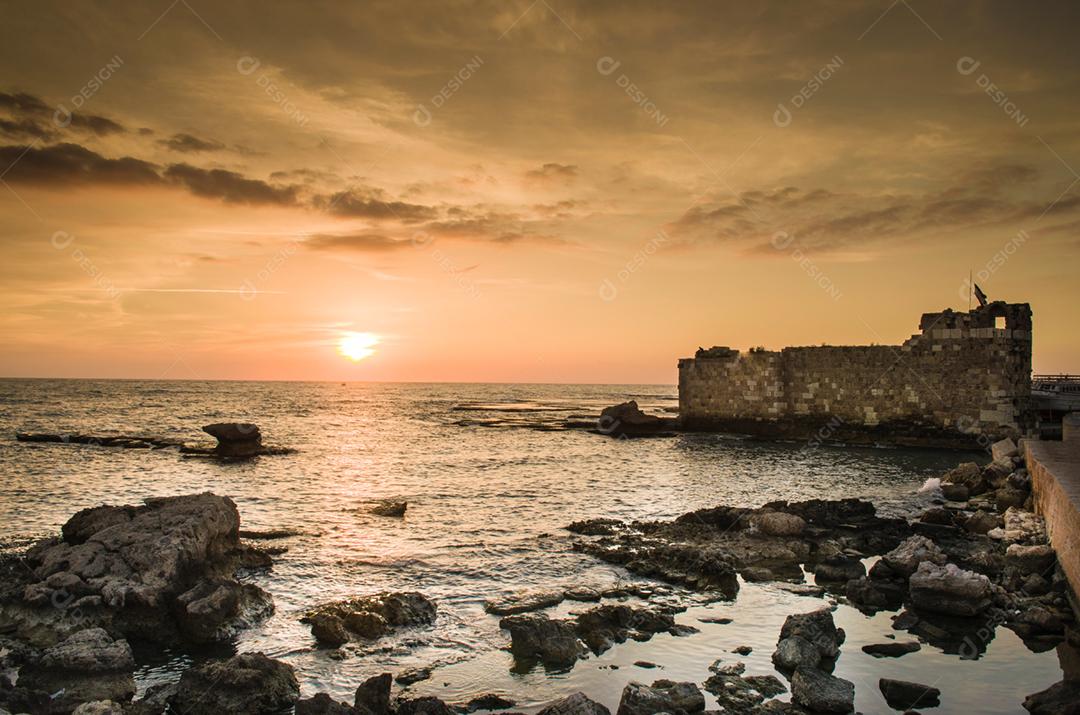 Pôr do sol em Byblos - Líbano, fortaleza de byblos, foto de ponto turístico do país.